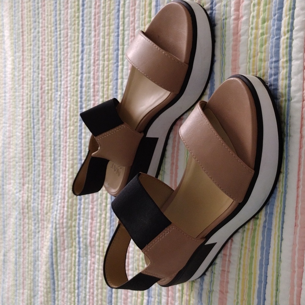 Naturalizer sandals size 6.5